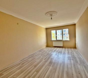 KALABALIK AİLEYE ÖZEL GENİŞLİKTE 2+1 FERAH AYDINLIK 105m² DAİRE