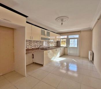 KALABALIK AİLEYE ÖZEL GENİŞLİKTE 2+1 FERAH AYDINLIK 105m² DAİRE
