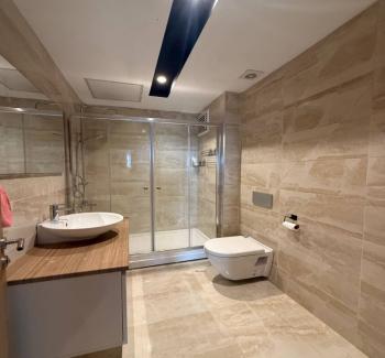 HAVUZLU OTOPARKLI MANZARALI ULTRA GENİŞ 3+1 SİTE İÇİ FERAH DAİRE