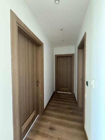 SİTE İÇERİSİNDE GENİŞ MÜSTAKİL BAHÇELİ 2+1 MODERN TASARIMLI SATILIK DAİRE