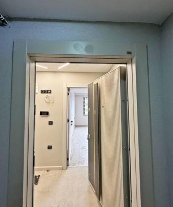 BAHÇEŞEHİR BÖLGE YENİ MİMARİ TASARIMLI 2+1 ARA KAT SATILIK DAİRE