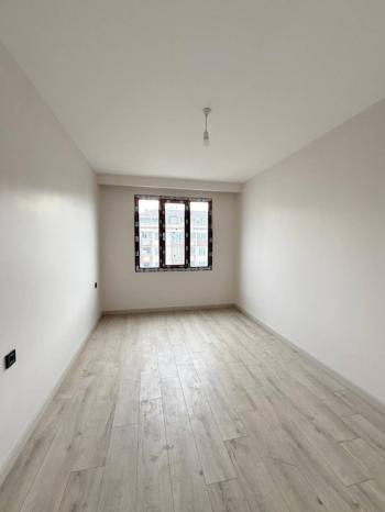 BAHÇEŞEHİR BÖLGE YENİ MİMARİ TASARIMLI 2+1 ARA KAT SATILIK DAİRE