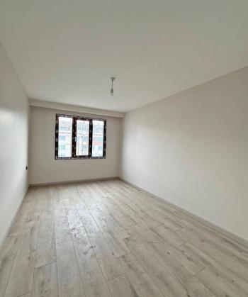 BAHÇEŞEHİR BÖLGE YENİ MİMARİ TASARIMLI 2+1 ARA KAT SATILIK DAİRE