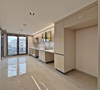 BAHÇEŞEHİR BÖLGE YENİ MİMARİ TASARIMLI 2+1 ARA KAT SATILIK DAİRE
