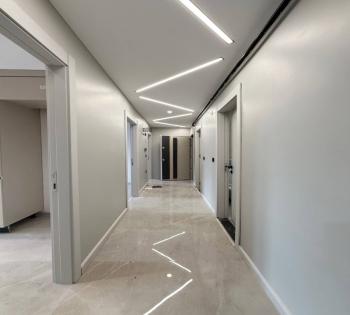 BAHÇEŞEHİR BÖLGE YENİ MİMARİ TASARIMLI 2+1 ARA KAT SATILIK DAİRE