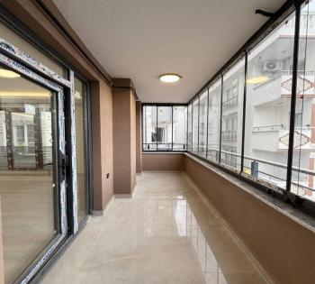 BAHÇEŞEHİR BÖLGE YENİ MİMARİ TASARIMLI 2+1 ARA KAT SATILIK DAİRE