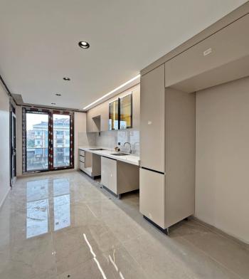 BAHÇEŞEHİR BÖLGE YENİ MİMARİ TASARIMLI 2+1 ARA KAT SATILIK DAİRE
