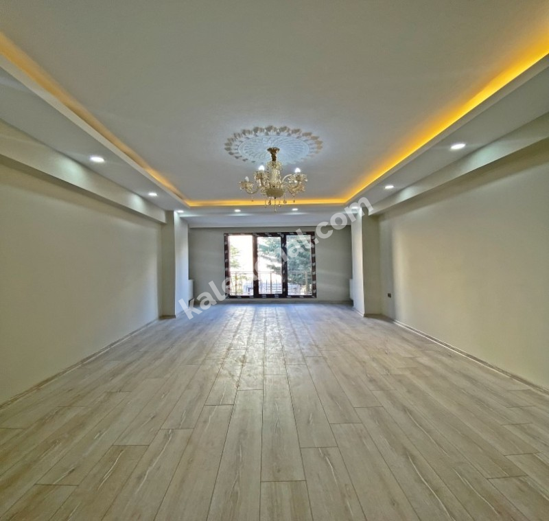 BAHÇEŞEHİR 2.KISIM 2+1 BALKONLU YENİ KREDİYE UYGUN SATILIK DAİRE