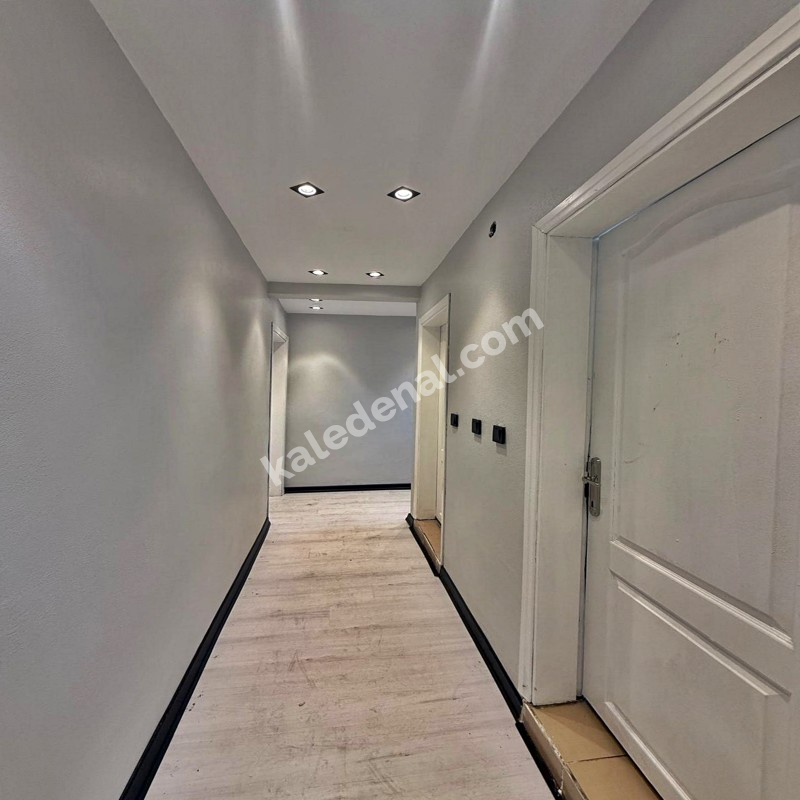 BAHÇEŞEHİR 2.KISIM 3+1 BALKONLU YENİ KREDİYE UYGUN SATILIK DAİRE