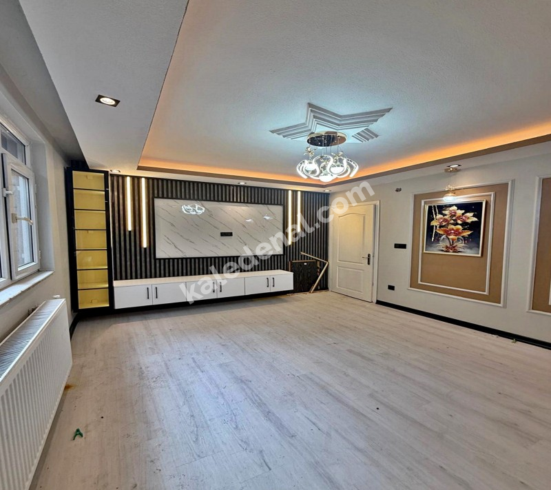 BAHÇEŞEHİR 2.KISIM 3+1 BALKONLU YENİ KREDİYE UYGUN SATILIK DAİRE
