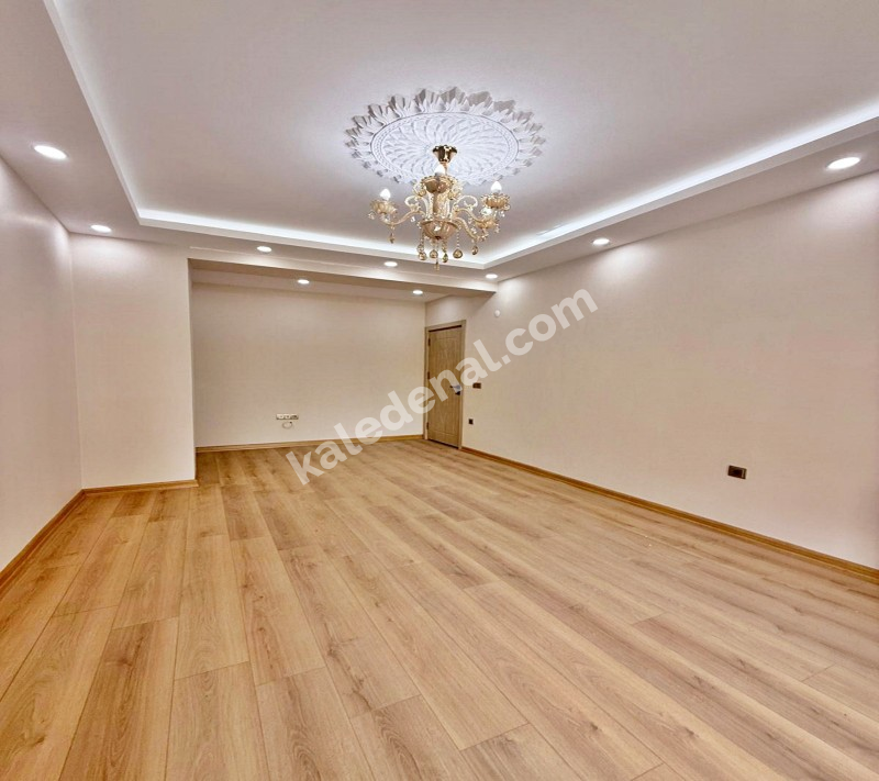 BAHÇEŞEHİR BÖLGE YENİ MİMARİ 2+1 GENİŞ m2 EN UYGUN BAHÇE KATI