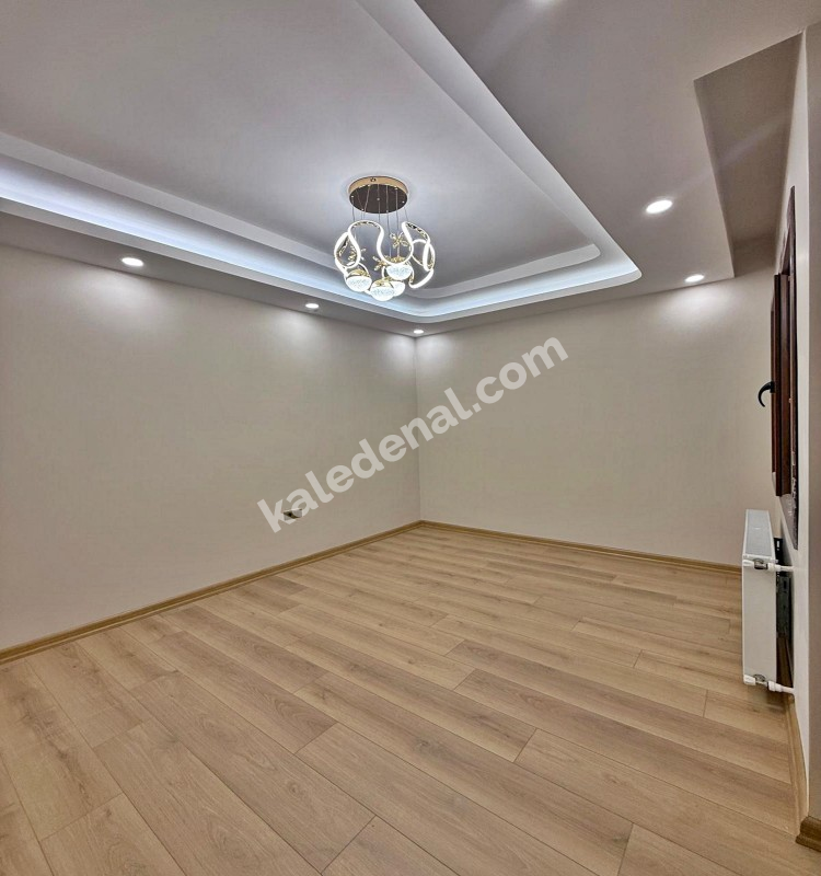 BAHÇEŞEHİR BÖLGE YENİ MİMARİ 2+1 GENİŞ m2 EN UYGUN BAHÇE KATI