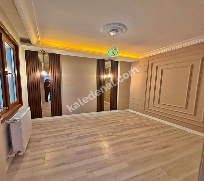GENİŞ m2 MERKEZİ KONUM ŞIK TASARIM 2+1 BAHÇE KATI SATILIK DAİRE