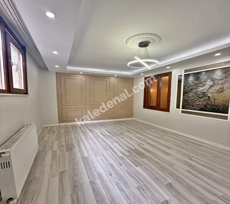 GENİŞ m2 MERKEZİ KONUM ŞIK TASARIM 2+1 BAHÇE KATI SATILIK DAİRE