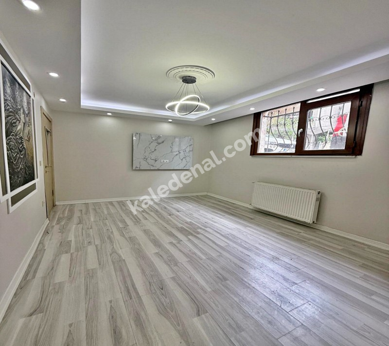 GENİŞ m2 MERKEZİ KONUM ŞIK TASARIM 2+1 BAHÇE KATI SATILIK DAİRE