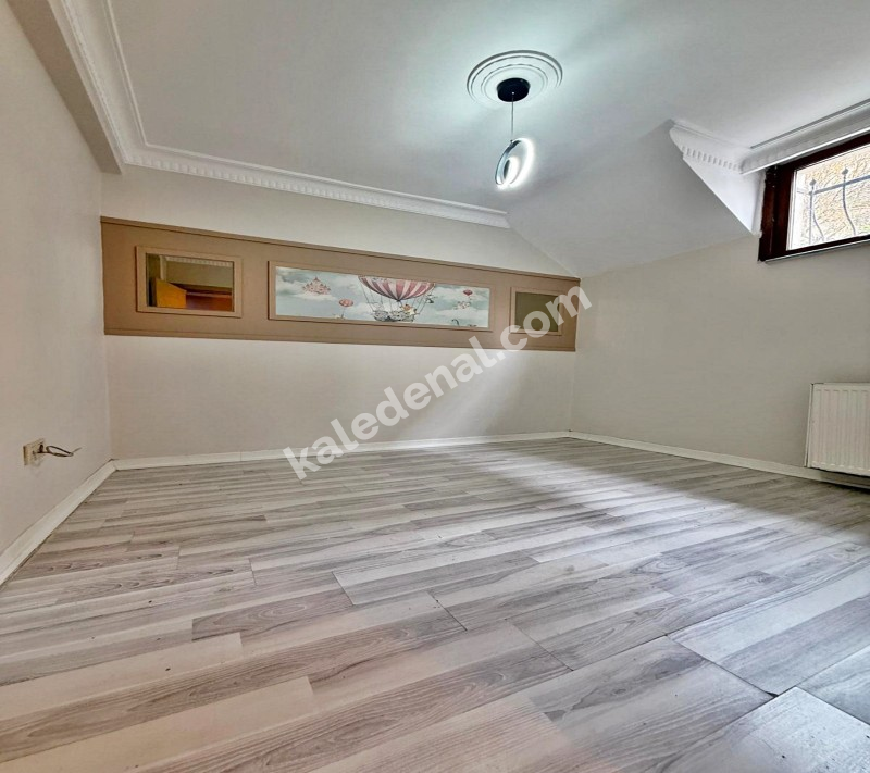 GENİŞ m2 MERKEZİ KONUM ŞIK TASARIM 2+1 BAHÇE KATI SATILIK DAİRE