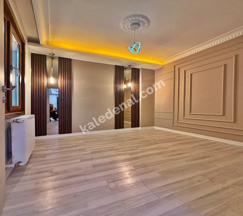 GENİŞ m2 MERKEZİ KONUM ŞIK TASARIM 2+1 BAHÇE KATI SATILIK DAİRE