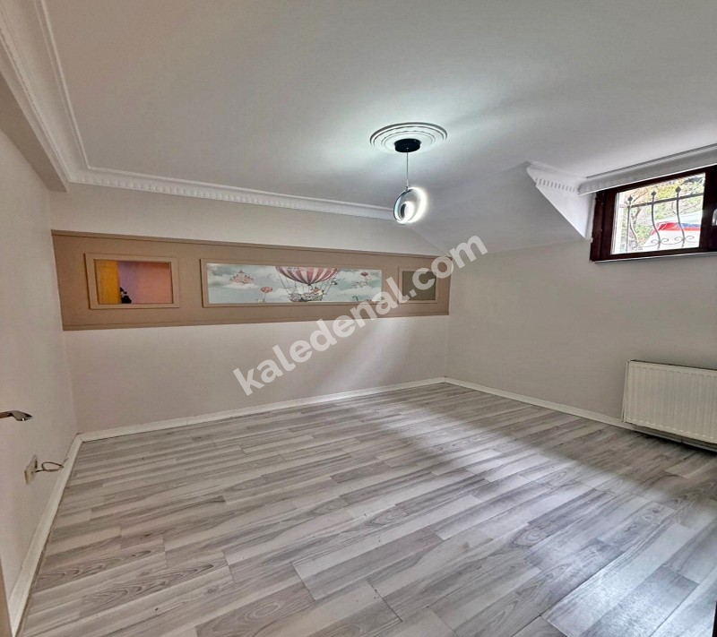 GENİŞ m2 MERKEZİ KONUM ŞIK TASARIM 2+1 BAHÇE KATI SATILIK DAİRE