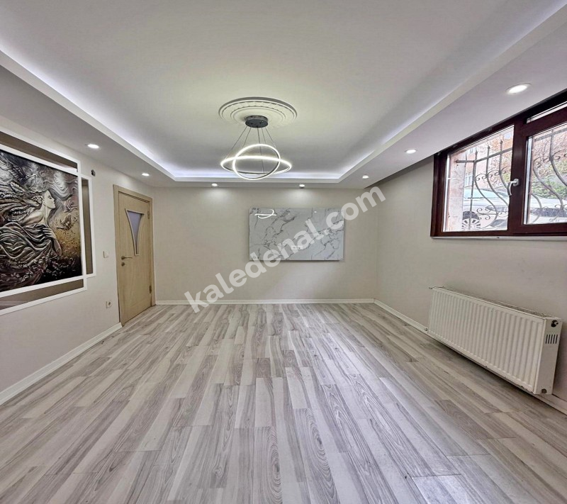 GENİŞ m2 MERKEZİ KONUM ŞIK TASARIM 2+1 BAHÇE KATI SATILIK DAİRE