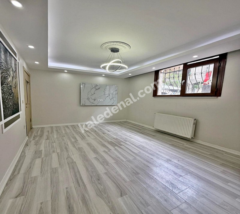 GENİŞ m2 MERKEZİ KONUM ŞIK TASARIM 2+1 BAHÇE KATI SATILIK DAİRE