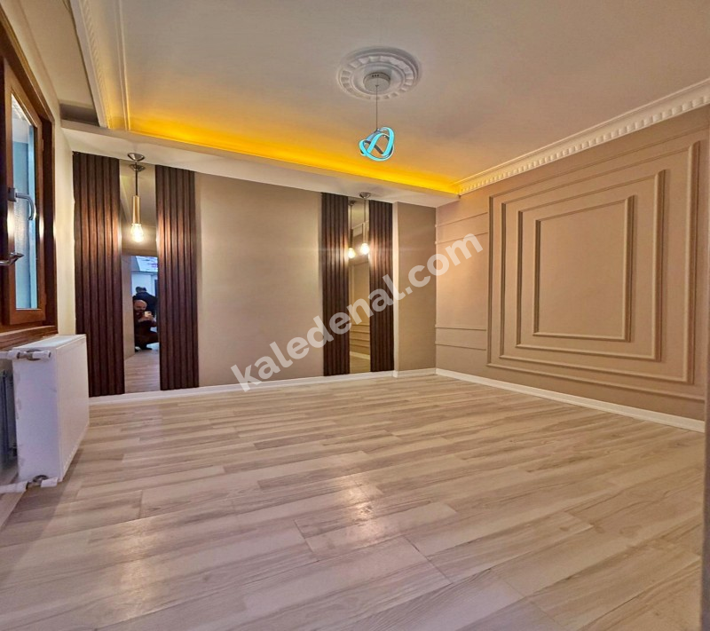 GENİŞ m2 MERKEZİ KONUM ŞIK TASARIM 2+1 BAHÇE KATI SATILIK DAİRE