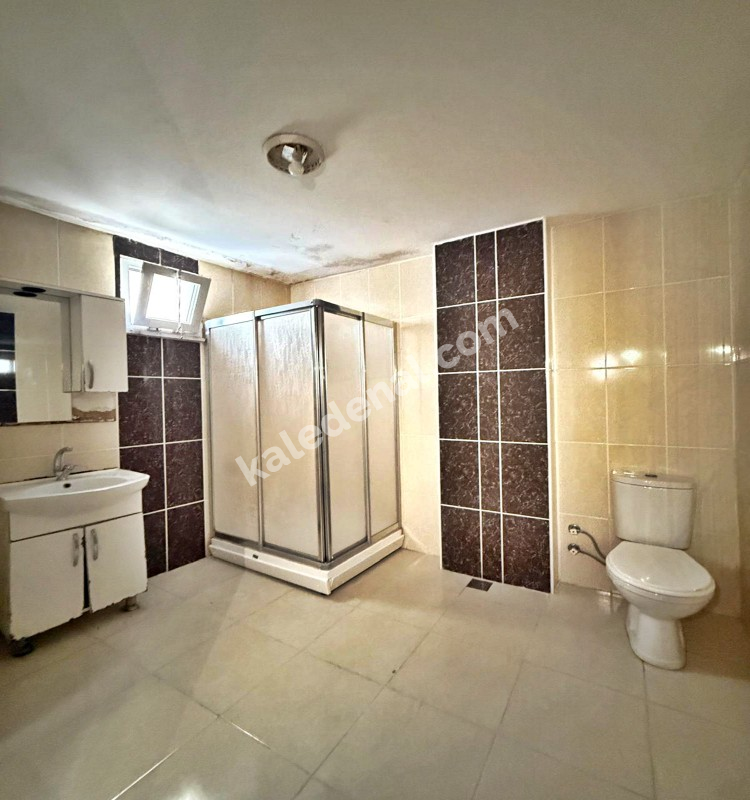 KALABALIK AİLEYE ÖZEL GENİŞLİKTE 2+1 FERAH AYDINLIK 105m² DAİRE