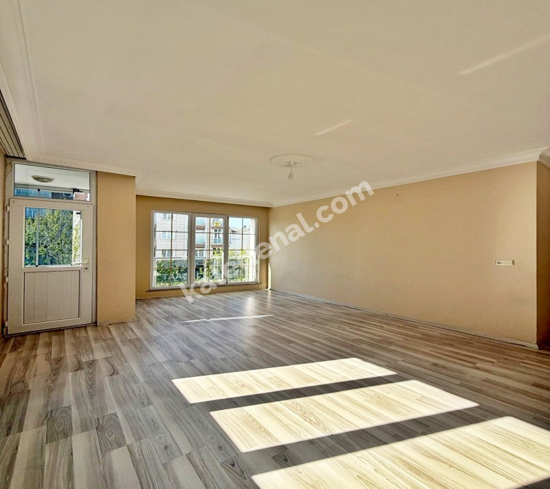 KALABALIK AİLEYE ÖZEL GENİŞLİKTE 2+1 FERAH AYDINLIK 105m² DAİRE