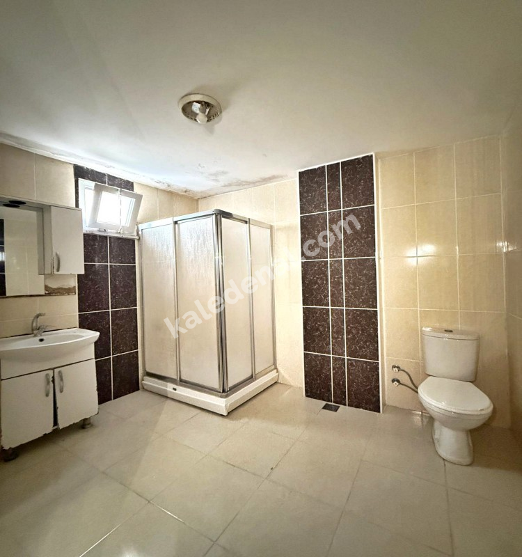 KALABALIK AİLEYE ÖZEL GENİŞLİKTE 2+1 FERAH AYDINLIK 105m² DAİRE