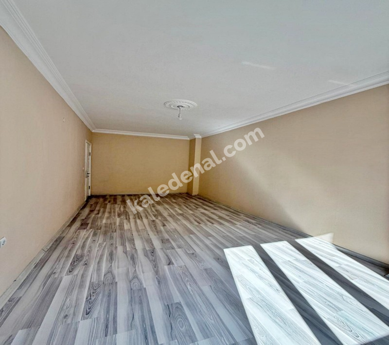 KALABALIK AİLEYE ÖZEL GENİŞLİKTE 2+1 FERAH AYDINLIK 105m² DAİRE