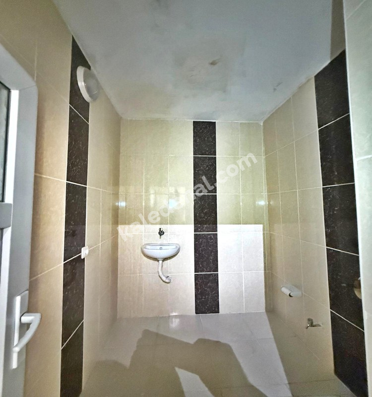 KALABALIK AİLEYE ÖZEL GENİŞLİKTE 2+1 FERAH AYDINLIK 105m² DAİRE