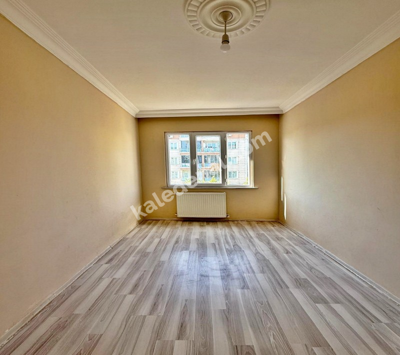 KALABALIK AİLEYE ÖZEL GENİŞLİKTE 2+1 FERAH AYDINLIK 105m² DAİRE