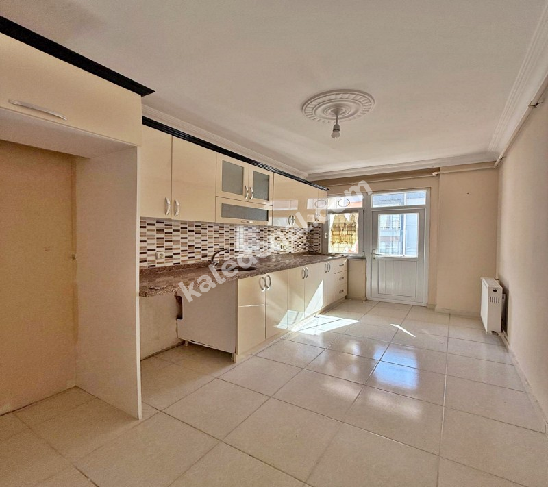 KALABALIK AİLEYE ÖZEL GENİŞLİKTE 2+1 FERAH AYDINLIK 105m² DAİRE