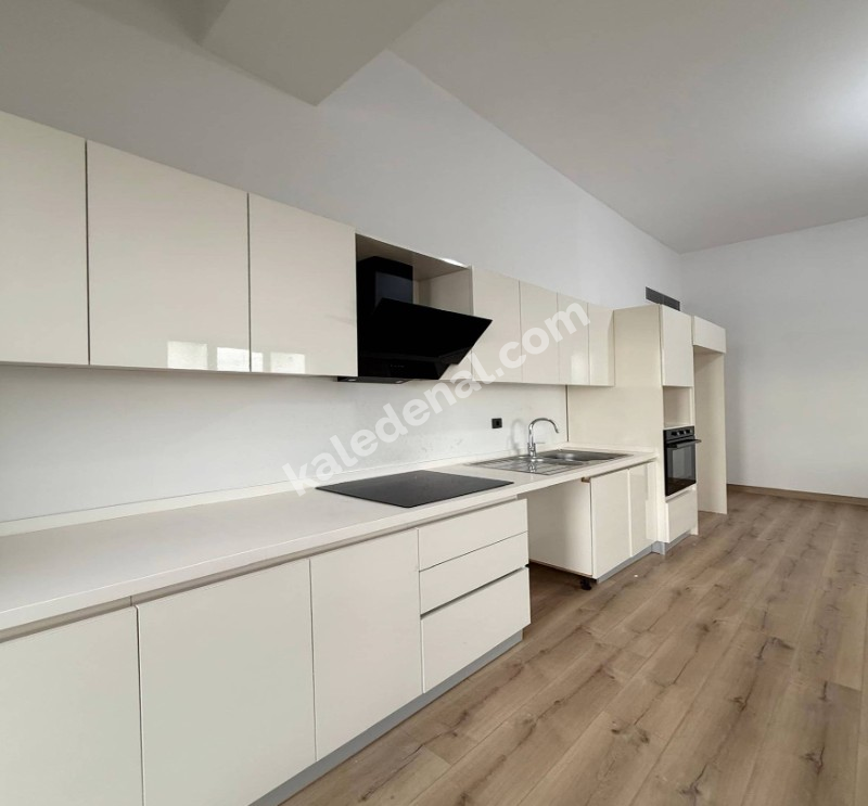 HAVUZLU OTOPARKLI MANZARALI ULTRA GENİŞ 3+1 SİTE İÇİ FERAH DAİRE