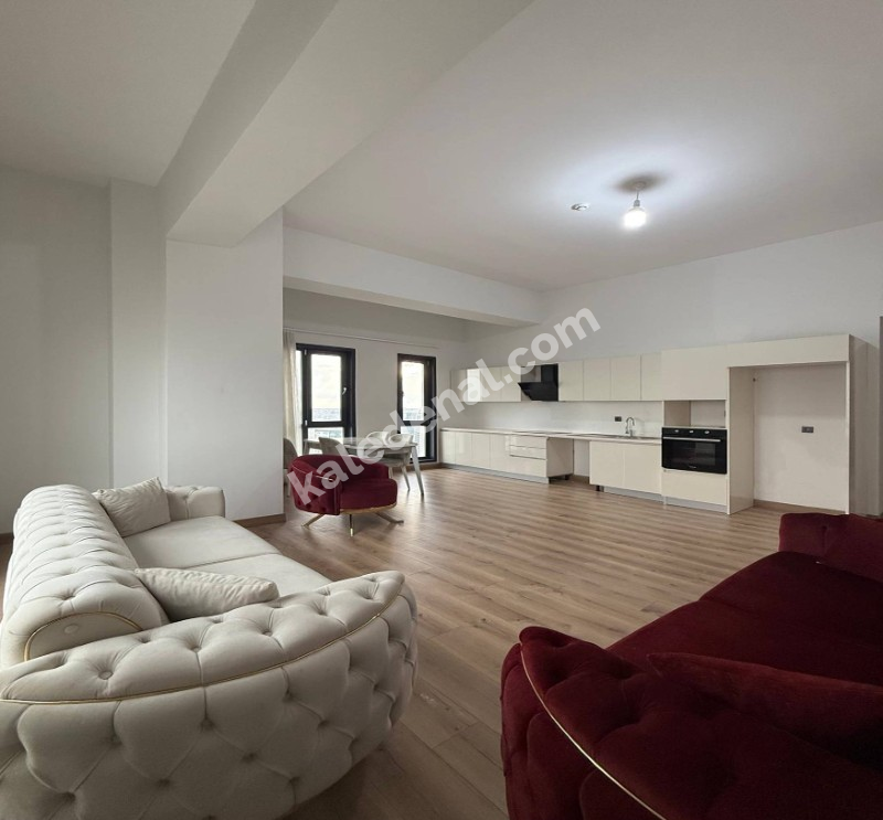 HAVUZLU OTOPARKLI MANZARALI ULTRA GENİŞ 3+1 SİTE İÇİ FERAH DAİRE