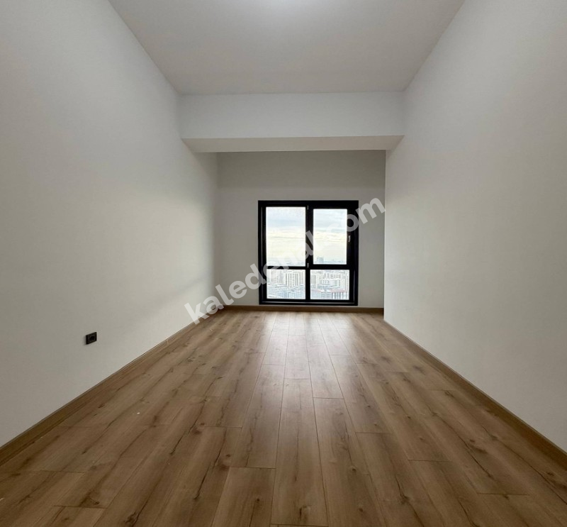 HAVUZLU OTOPARKLI MANZARALI ULTRA GENİŞ 3+1 SİTE İÇİ FERAH DAİRE