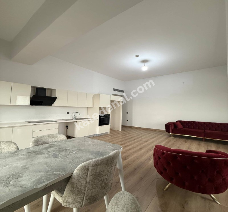 HAVUZLU OTOPARKLI MANZARALI ULTRA GENİŞ 3+1 SİTE İÇİ FERAH DAİRE