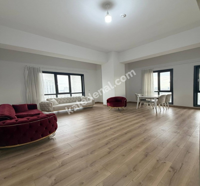 HAVUZLU OTOPARKLI MANZARALI ULTRA GENİŞ 3+1 SİTE İÇİ FERAH DAİRE