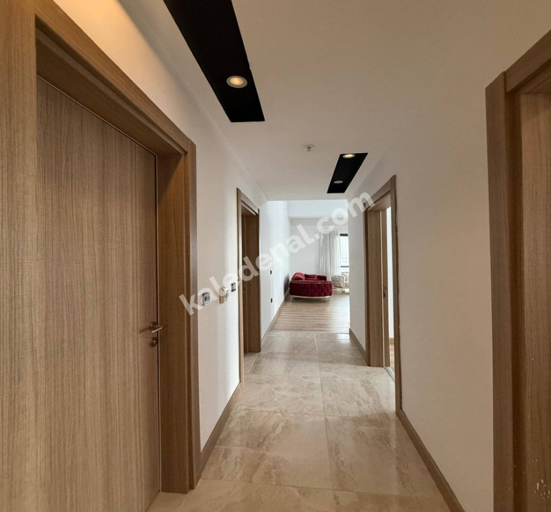 HAVUZLU OTOPARKLI MANZARALI ULTRA GENİŞ 3+1 SİTE İÇİ FERAH DAİRE