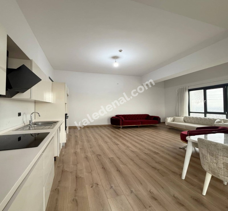 HAVUZLU OTOPARKLI MANZARALI ULTRA GENİŞ 3+1 SİTE İÇİ FERAH DAİRE