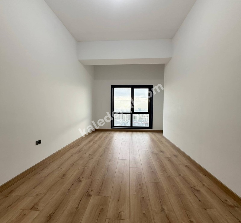 HAVUZLU OTOPARKLI MANZARALI ULTRA GENİŞ 3+1 SİTE İÇİ FERAH DAİRE