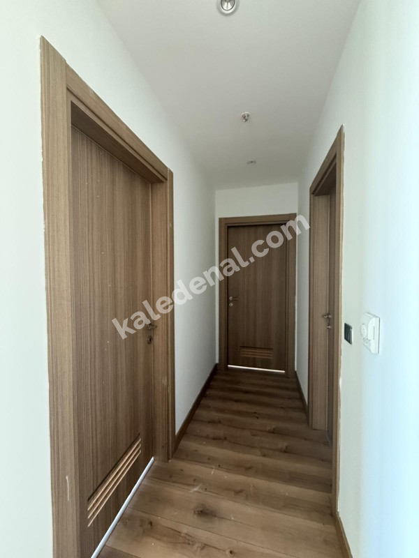 SİTE İÇERİSİNDE GENİŞ MÜSTAKİL BAHÇELİ 2+1 MODERN TASARIMLI SATILIK DAİRE