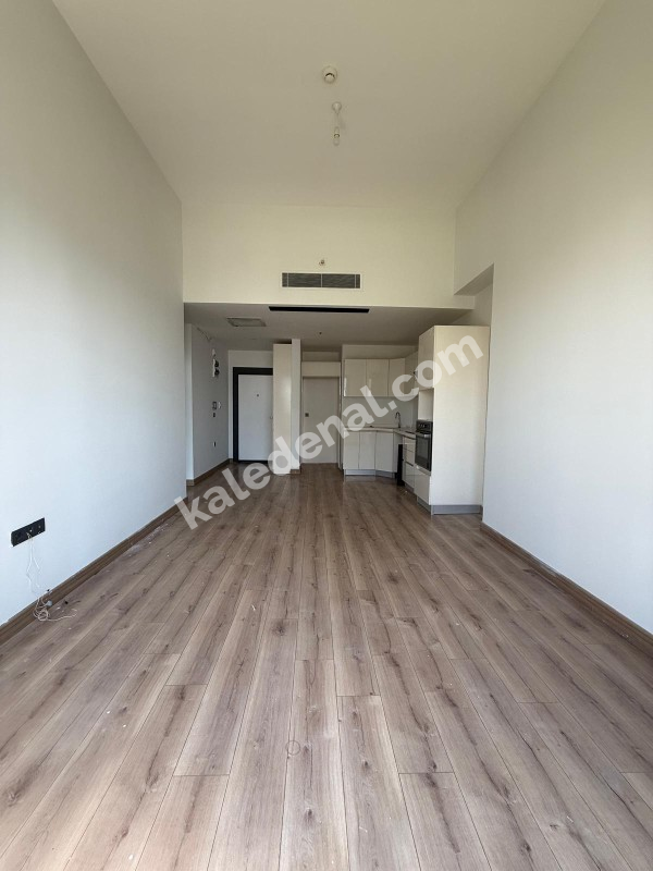 SİTE İÇERİSİNDE GENİŞ MÜSTAKİL BAHÇELİ 2+1 MODERN TASARIMLI SATILIK DAİRE