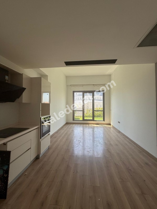 SİTE İÇERİSİNDE GENİŞ MÜSTAKİL BAHÇELİ 2+1 MODERN TASARIMLI SATILIK DAİRE