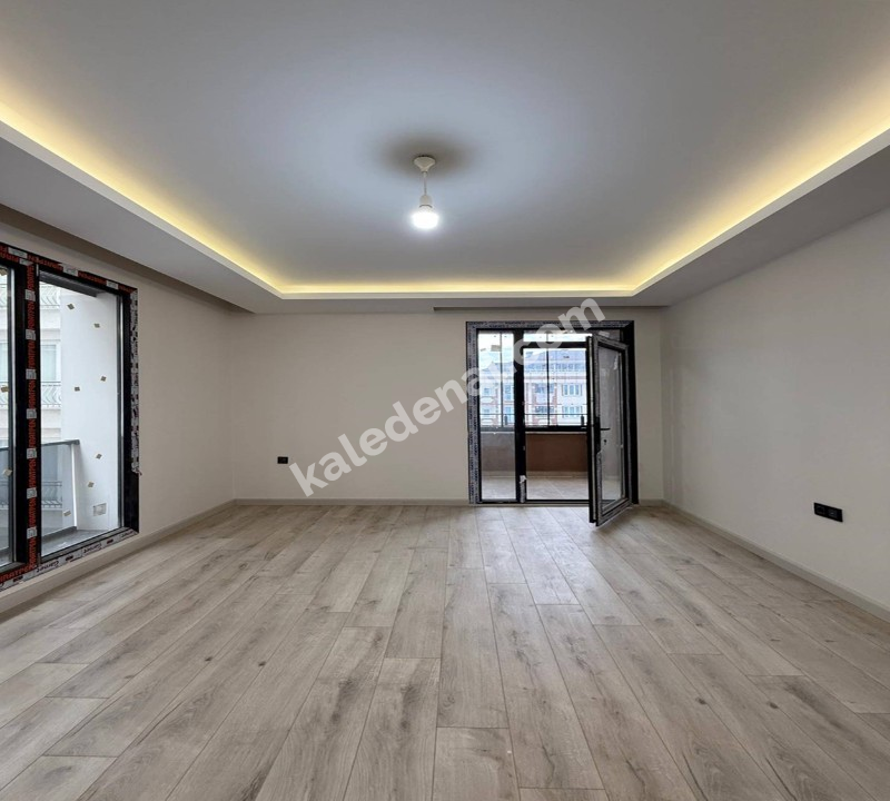 BAHÇEŞEHİR BÖLGE YENİ MİMARİ TASARIMLI 2+1 ARA KAT SATILIK DAİRE