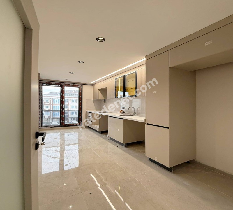 BAHÇEŞEHİR BÖLGE YENİ MİMARİ TASARIMLI 2+1 ARA KAT SATILIK DAİRE