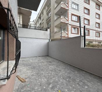 BAHÇEŞEHİRİN EN UYGUN YATIRIMLIK OTURUMLUK 2+1 BAHÇE KAT FIRSAT DAİRESİ