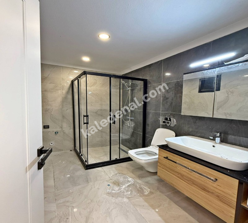 BAHÇEŞEHİRİN EN UYGUN YATIRIMLIK OTURUMLUK 2+1 BAHÇE KAT FIRSAT DAİRESİ