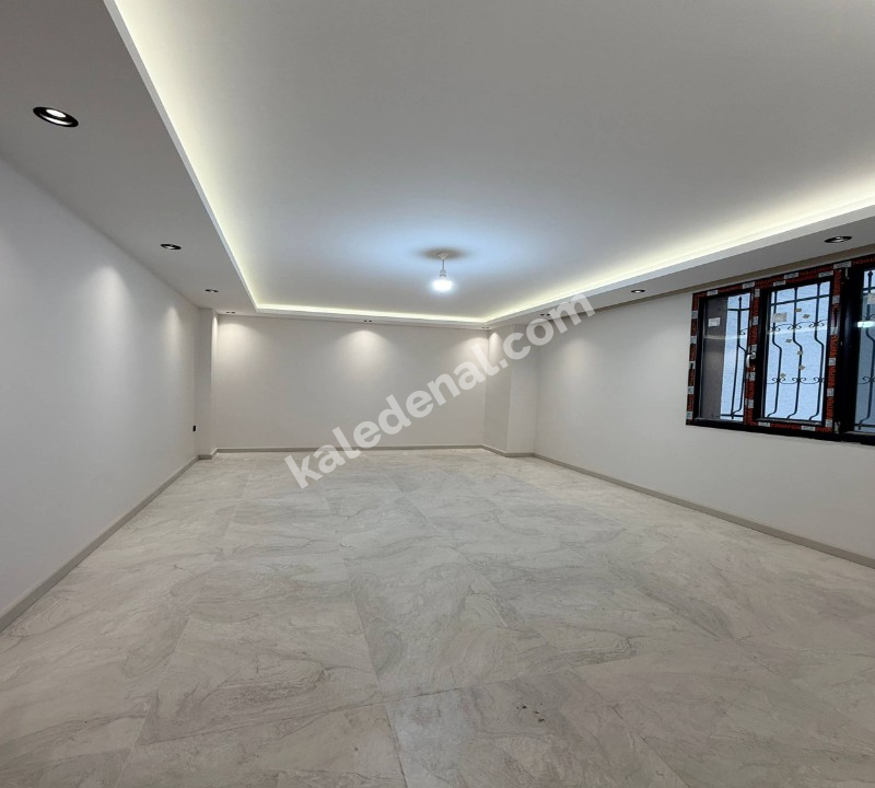 BAHÇEŞEHİRİN EN UYGUN YATIRIMLIK OTURUMLUK 2+1 BAHÇE KAT FIRSAT DAİRESİ