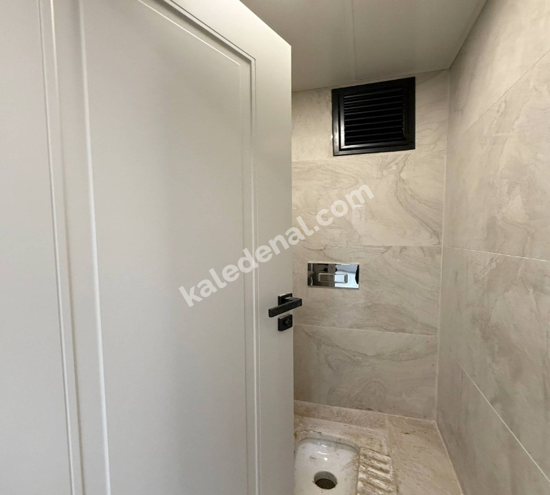 BAHÇEŞEHİRİN EN UYGUN YATIRIMLIK OTURUMLUK 2+1 BAHÇE KAT FIRSAT DAİRESİ