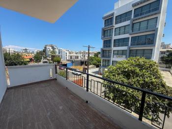 Girne Merkezde Satılık 2+1 Daire